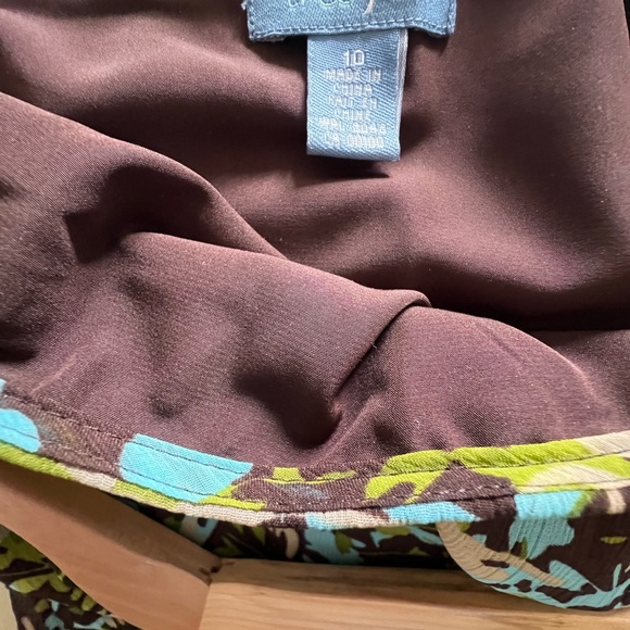 Lovely new long flounce skirt with side zipper. - Picture 4 of 9